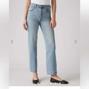 Levi’s Ribcage Straight Ankle Jeans, Size 29, Light denim wash, EUC